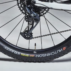 Rockrider Vélo VTT Cross Country XC 900 S Cadre Carbone Et Aluminium Blanc -Accessoires De Vélo velo vtt cross country xc 900 s cadre carbone et aluminium blanc 8